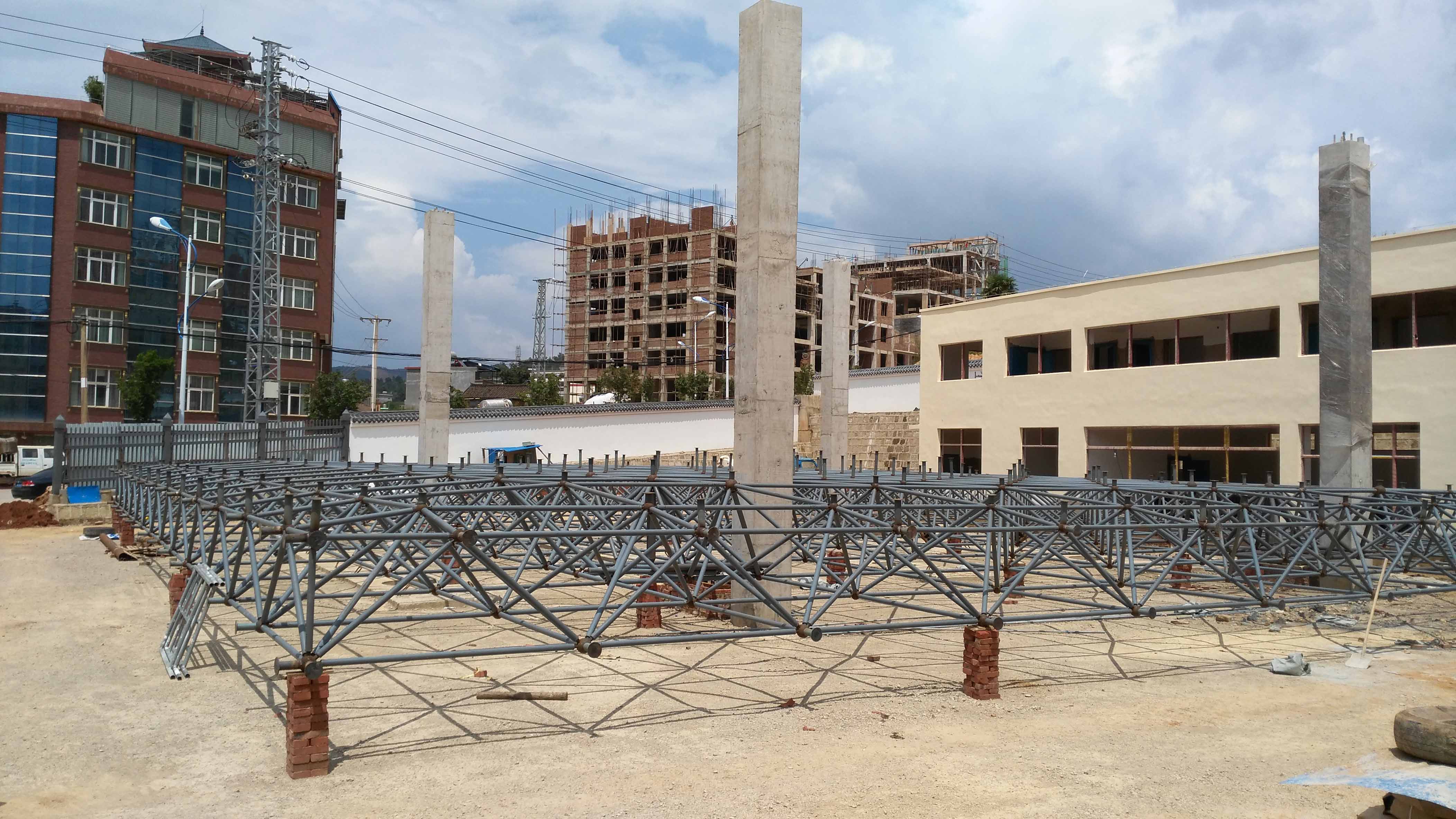 莱西小型加油站网架